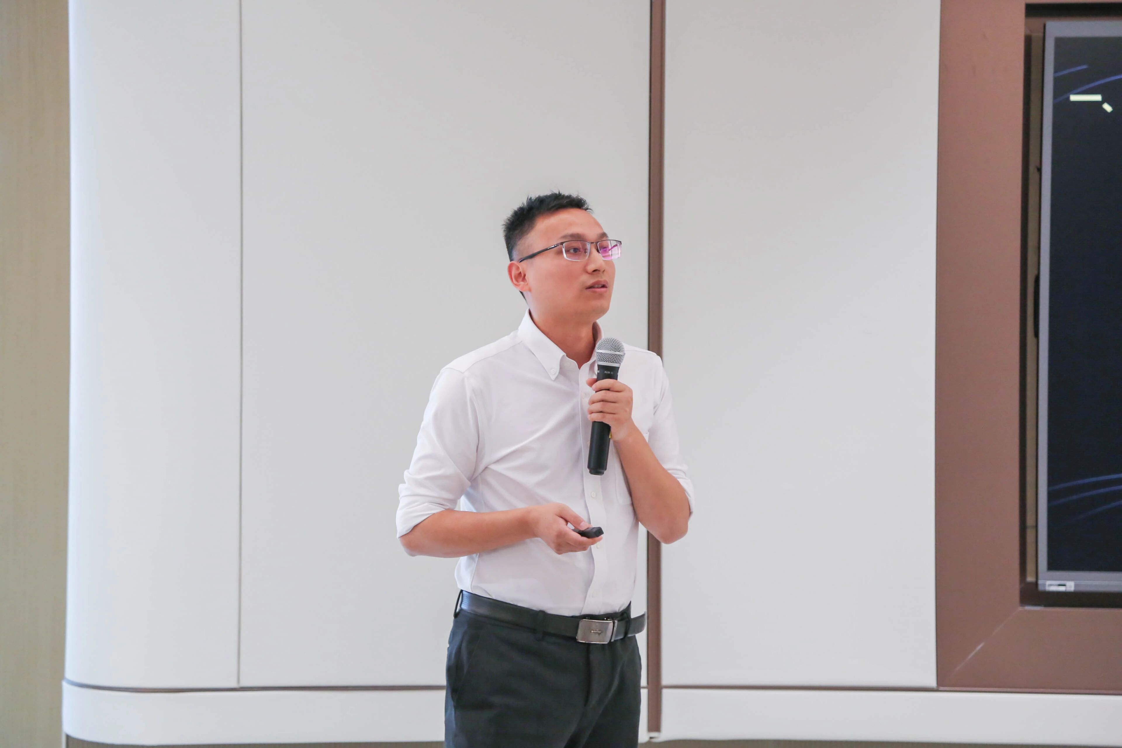 1762138488153213.jpg 929e3e381b4a52814e4546831de36f0d.jpg