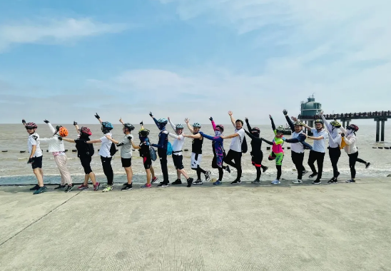 以球会友+骑乐无穷 ：伟德博彩官网德app律师们的端午节假期热血又欢乐！